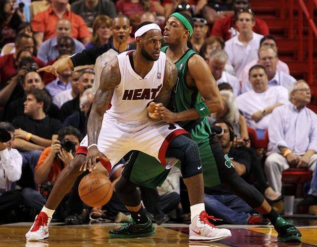 纳在进攻端 纳在进攻端