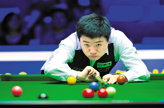 她不断参加 她不断参加